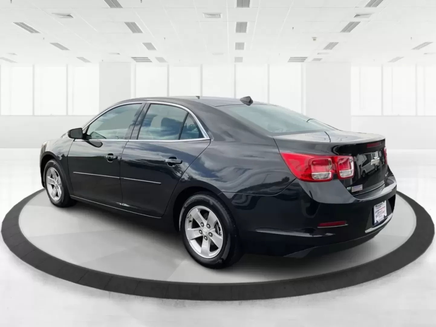 2014 Chevrolet Malibu 1LS (1G11B5SLXEF) with an ECOTEC 2.5L I-4 gasoline direct injection engine, located at 8750 N County Rd 25A, Piqua, OH, 45356, (937) 908-9800, 40.164391, -84.232513 - **Discover Your Next Adventure with the 2014 Chevrolet Malibu at Advantage Car and Credit - Vandalia!**<br /> <br /> Are you on the lookout for a reliable, stylish vehicle that fits seamlessly into your busy lifestyle? Look no further! The 2014 Chevrolet Malibu 1LS is your perfect companion for dail - Photo#4