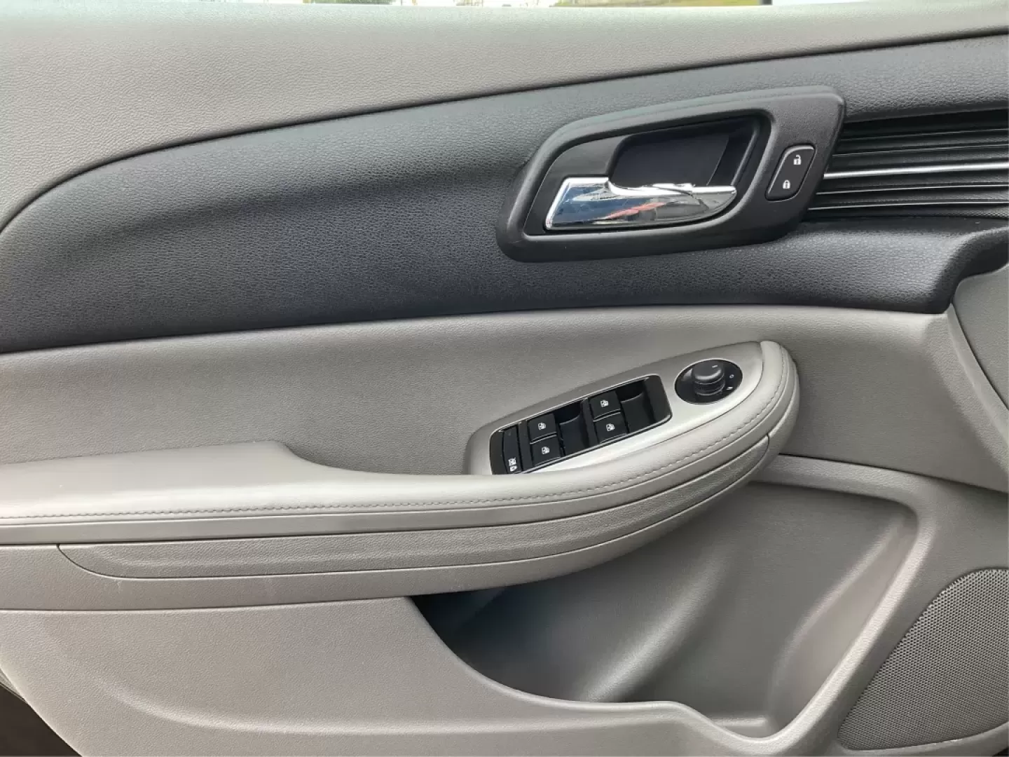 2014 Chevrolet Malibu 1LS (1G11B5SLXEF) with an ECOTEC 2.5L I-4 gasoline direct injection engine, located at 8750 N County Rd 25A, Piqua, OH, 45356, (937) 908-9800, 40.164391, -84.232513 - **Discover Your Next Adventure with the 2014 Chevrolet Malibu at Advantage Car and Credit - Vandalia!**<br /> <br /> Are you on the lookout for a reliable, stylish vehicle that fits seamlessly into your busy lifestyle? Look no further! The 2014 Chevrolet Malibu 1LS is your perfect companion for dail - Photo#19