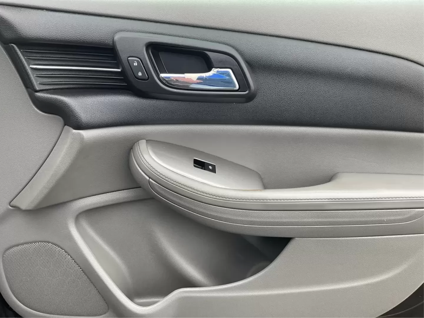 2014 Chevrolet Malibu 1LS (1G11B5SLXEF) with an ECOTEC 2.5L I-4 gasoline direct injection engine, located at 8750 N County Rd 25A, Piqua, OH, 45356, (937) 908-9800, 40.164391, -84.232513 - **Discover Your Next Adventure with the 2014 Chevrolet Malibu at Advantage Car and Credit - Vandalia!**<br /> <br /> Are you on the lookout for a reliable, stylish vehicle that fits seamlessly into your busy lifestyle? Look no further! The 2014 Chevrolet Malibu 1LS is your perfect companion for dail - Photo#20