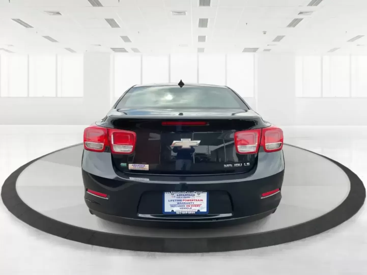 2014 Chevrolet Malibu 1LS (1G11B5SLXEF) with an ECOTEC 2.5L I-4 gasoline direct injection engine, 6-Speed Automatic transmission, located at 4508 South Dixie Dr, Moraine, OH, 45439, (937) 908-9800, 39.689976, -84.218452 - **Discover Your Next Adventure with the 2014 Chevrolet Malibu at Advantage Car and Credit - Vandalia!**<br /> <br /> Are you on the lookout for a reliable, stylish vehicle that fits seamlessly into your busy lifestyle? Look no further! The 2014 Chevrolet Malibu 1LS is your perfect companion for dail - Photo#3