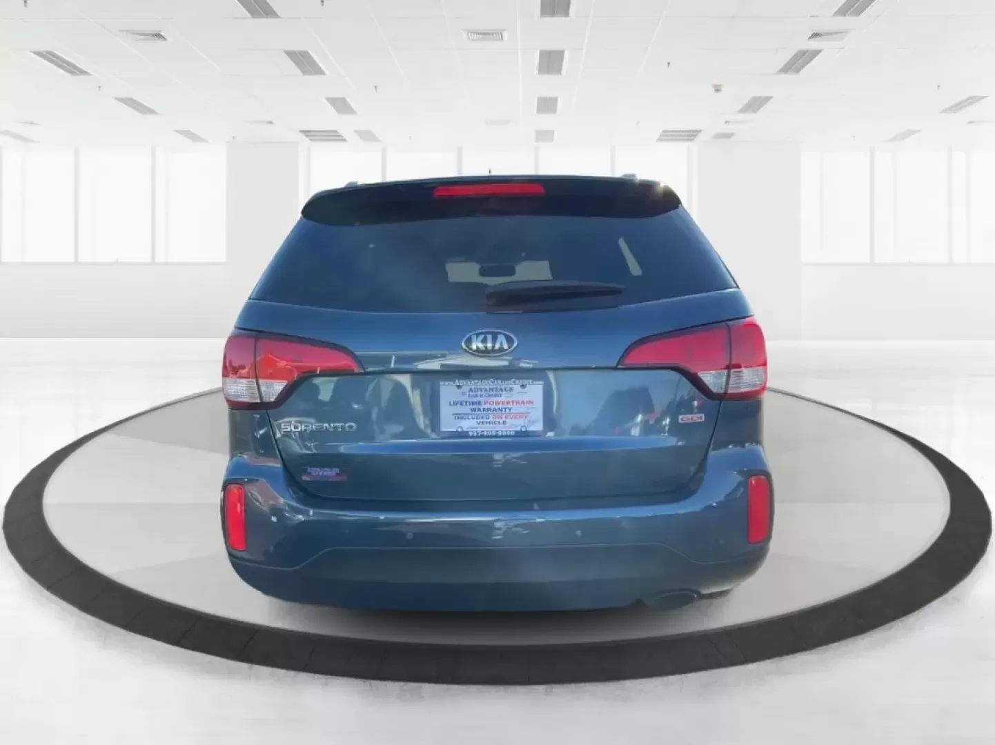 2014 Kia Sorento LX (5XYKTDA61EG) with an 2.4L I-4 gasoline direct injection engine, located at 880 E. National Road, Vandalia, OH, 45377, (937) 908-9800, 39.891918, -84.183594 - **Adventure Awaits with the 2014 Kia Sorento LX Perfect for Families and Road Warriors Alike!**<br /> <br /> At Advantage Car and Credit - Vandalia, we understand that your vehicle is more than just a mode of transportation; it's an essential part of your lifestyle. If you're looking for a versatil - Photo#3