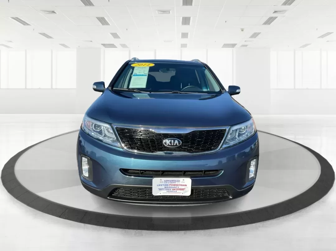 2014 Kia Sorento LX (5XYKTDA61EG) with an 2.4L I-4 gasoline direct injection engine, located at 880 E. National Road, Vandalia, OH, 45377, (937) 908-9800, 39.891918, -84.183594 - **Adventure Awaits with the 2014 Kia Sorento LX Perfect for Families and Road Warriors Alike!**<br /> <br /> At Advantage Car and Credit - Vandalia, we understand that your vehicle is more than just a mode of transportation; it's an essential part of your lifestyle. If you're looking for a versatil - Photo#7