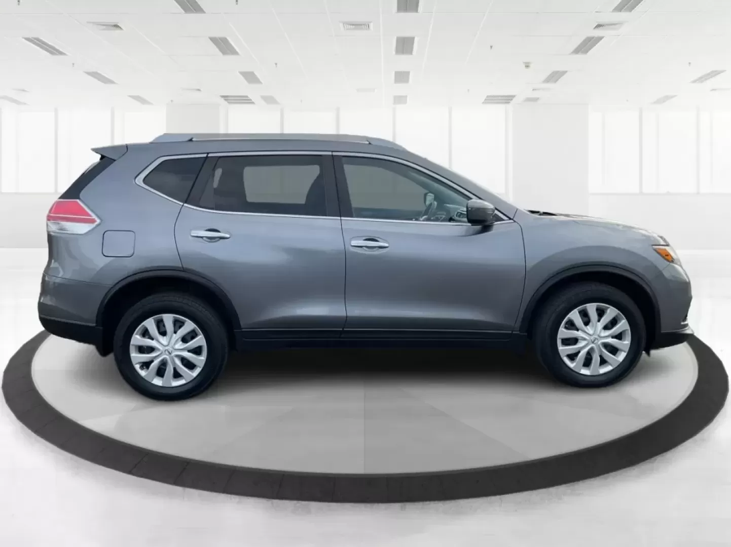 2016 Nissan Rogue S (KNMAT2MV7GP) with an 2.5L I-4 DOHC engine, located at 8750 N County Rd 25A, Piqua, OH, 45356, (937) 908-9800, 40.164391, -84.232513 - **Explore New Horizons with the 2016 Nissan Rogue: Your Ideal Adventure Companion!**<br /> <br /> Are you ready to elevate your driving experience and embark on new adventures? Look no further than this stunning 2016 Nissan Rogue, perfect for family outings, weekend getaways, or those long commutes - Photo#1