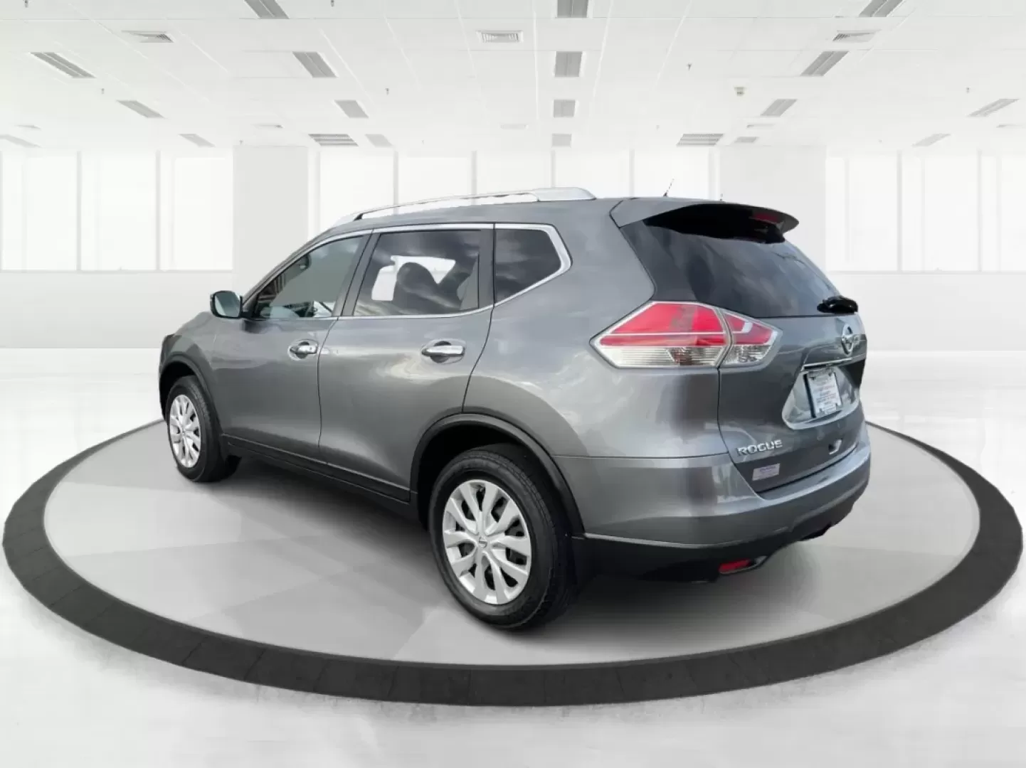 2016 Nissan Rogue S (KNMAT2MV7GP) with an 2.5L I-4 DOHC engine, located at 8750 N County Rd 25A, Piqua, OH, 45356, (937) 908-9800, 40.164391, -84.232513 - **Explore New Horizons with the 2016 Nissan Rogue: Your Ideal Adventure Companion!**<br /> <br /> Are you ready to elevate your driving experience and embark on new adventures? Look no further than this stunning 2016 Nissan Rogue, perfect for family outings, weekend getaways, or those long commutes - Photo#4