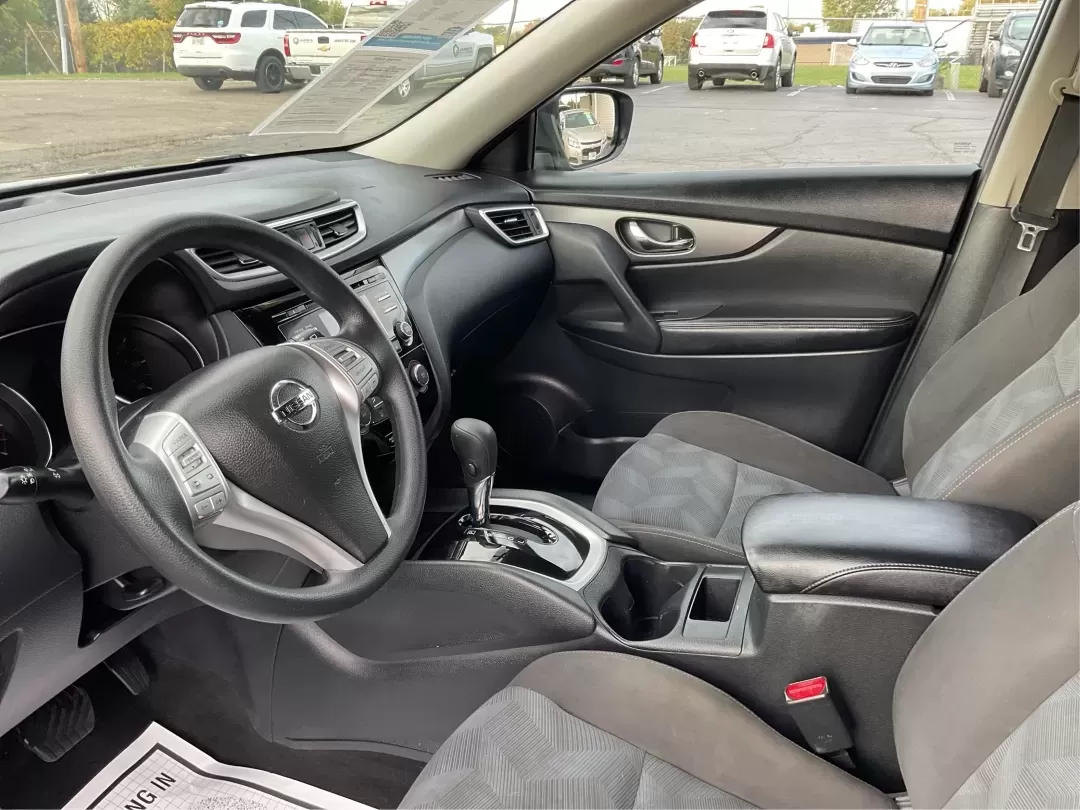 2016 Nissan Rogue S (KNMAT2MV7GP) with an 2.5L I-4 DOHC engine, located at 1184 Kauffman Ave, Fairborn, OH, 45324, (937) 908-9800, 39.807072, -84.030914 - **Explore New Horizons with the 2016 Nissan Rogue: Your Ideal Adventure Companion!**<br /> <br /> Are you ready to elevate your driving experience and embark on new adventures? Look no further than this stunning 2016 Nissan Rogue, perfect for family outings, weekend getaways, or those long commutes - Photo#9