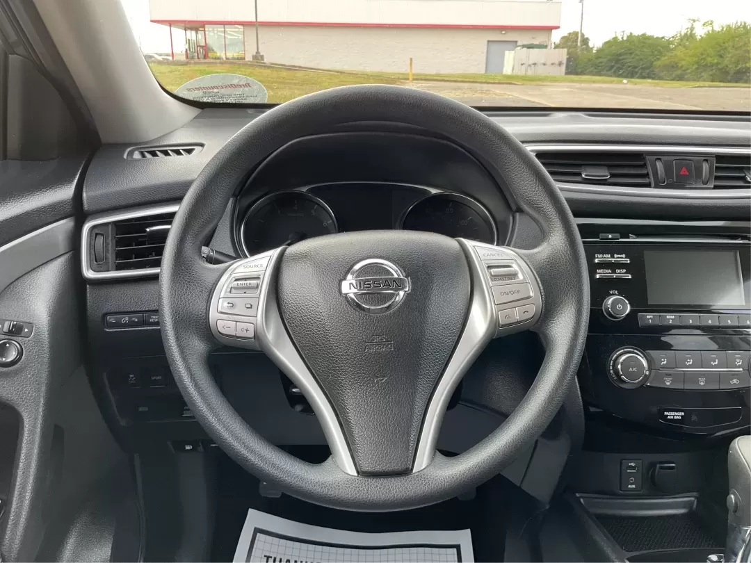 2016 Nissan Rogue S (KNMAT2MV7GP) with an 2.5L I-4 DOHC engine, located at 1184 Kauffman Ave, Fairborn, OH, 45324, (937) 908-9800, 39.807072, -84.030914 - **Explore New Horizons with the 2016 Nissan Rogue: Your Ideal Adventure Companion!**<br /> <br /> Are you ready to elevate your driving experience and embark on new adventures? Look no further than this stunning 2016 Nissan Rogue, perfect for family outings, weekend getaways, or those long commutes - Photo#16