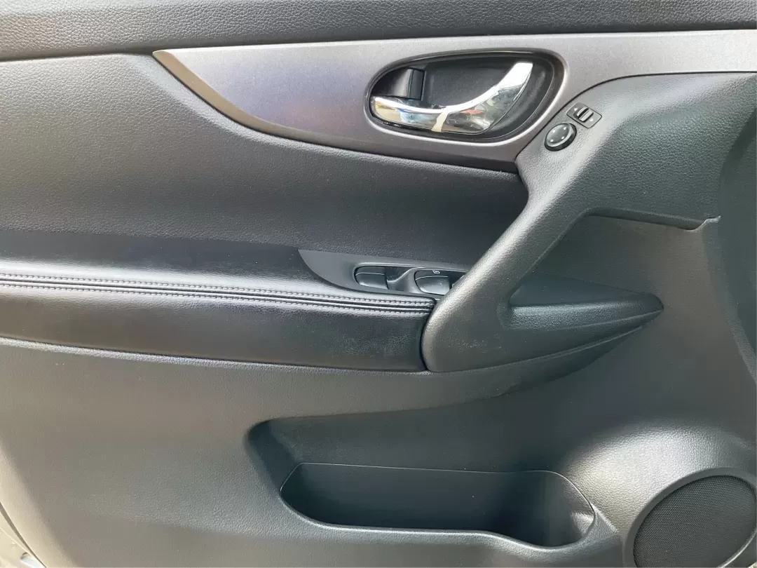 2016 Nissan Rogue S (KNMAT2MV7GP) with an 2.5L I-4 DOHC engine, located at 1184 Kauffman Ave, Fairborn, OH, 45324, (937) 908-9800, 39.807072, -84.030914 - **Explore New Horizons with the 2016 Nissan Rogue: Your Ideal Adventure Companion!**<br /> <br /> Are you ready to elevate your driving experience and embark on new adventures? Look no further than this stunning 2016 Nissan Rogue, perfect for family outings, weekend getaways, or those long commutes - Photo#17