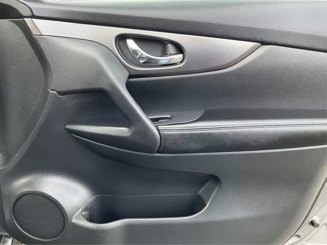 2016 Nissan Rogue S (KNMAT2MV7GP) with an 2.5L I-4 DOHC engine, located at 1184 Kauffman Ave, Fairborn, OH, 45324, (937) 908-9800, 39.807072, -84.030914 - **Explore New Horizons with the 2016 Nissan Rogue: Your Ideal Adventure Companion!**<br /> <br /> Are you ready to elevate your driving experience and embark on new adventures? Look no further than this stunning 2016 Nissan Rogue, perfect for family outings, weekend getaways, or those long commutes - Photo#18