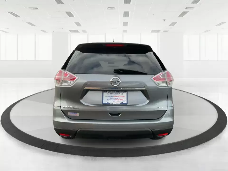 2016 Nissan Rogue S (KNMAT2MV7GP) with an 2.5L I-4 DOHC engine, CVT transmission, located at 880 E. National Road, Vandalia, OH, 45377, (937) 908-9800, 39.891918, -84.183594 - **Explore New Horizons with the 2016 Nissan Rogue: Your Ideal Adventure Companion!**<br /> <br /> Are you ready to elevate your driving experience and embark on new adventures? Look no further than this stunning 2016 Nissan Rogue, perfect for family outings, weekend getaways, or those long commutes - Photo#3