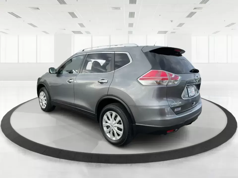 2016 Nissan Rogue S (KNMAT2MV7GP) with an 2.5L I-4 DOHC engine, CVT transmission, located at 880 E. National Road, Vandalia, OH, 45377, (937) 908-9800, 39.891918, -84.183594 - **Explore New Horizons with the 2016 Nissan Rogue: Your Ideal Adventure Companion!**<br /> <br /> Are you ready to elevate your driving experience and embark on new adventures? Look no further than this stunning 2016 Nissan Rogue, perfect for family outings, weekend getaways, or those long commutes - Photo#4