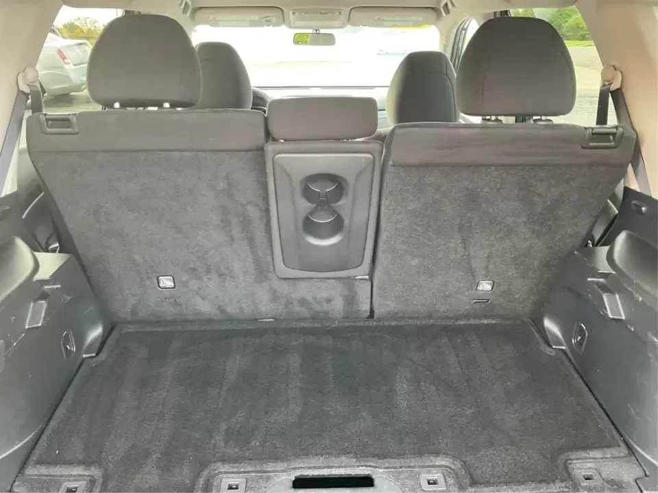 2016 Nissan Rogue S (KNMAT2MV7GP) with an 2.5L I-4 DOHC engine, CVT transmission, located at 880 E. National Road, Vandalia, OH, 45377, (937) 908-9800, 39.891918, -84.183594 - **Explore New Horizons with the 2016 Nissan Rogue: Your Ideal Adventure Companion!**<br /> <br /> Are you ready to elevate your driving experience and embark on new adventures? Look no further than this stunning 2016 Nissan Rogue, perfect for family outings, weekend getaways, or those long commutes - Photo#12