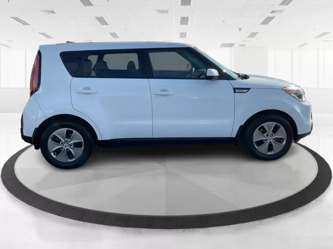 2015 Kia Soul Base (KNDJN2A25F7) with an Other engine, located at 1951 S Dayton Lakeview Rd., New Carlisle, OH, 45344, (937) 908-9800, 39.890999, -84.050255 - Experience the perfect blend of comfort, versatility, and style with the 2015 Kia Soul, available now at Advantage Car and Credit in New Carlisle, OH. Whether you're a busy professional navigating long commutes or a growing family seeking a spacious and safe ride, this vehicle is designed to elevate - Photo#1