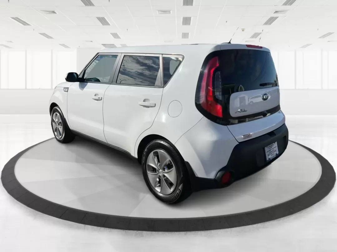 2015 Kia Soul Base (KNDJN2A25F7) with an Other engine, located at 1951 S Dayton Lakeview Rd., New Carlisle, OH, 45344, (937) 908-9800, 39.890999, -84.050255 - Experience the perfect blend of comfort, versatility, and style with the 2015 Kia Soul, available now at Advantage Car and Credit in New Carlisle, OH. Whether you're a busy professional navigating long commutes or a growing family seeking a spacious and safe ride, this vehicle is designed to elevate - Photo#3