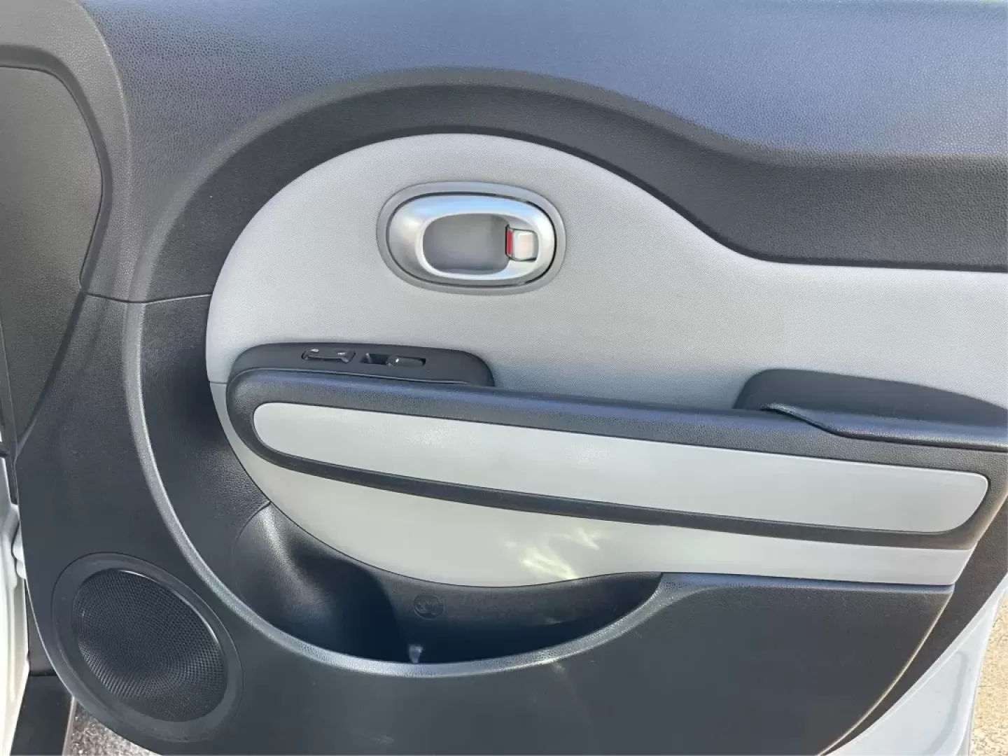 2015 Kia Soul Base (KNDJN2A25F7) with an Other engine, located at 1951 S Dayton Lakeview Rd., New Carlisle, OH, 45344, (937) 908-9800, 39.890999, -84.050255 - Experience the perfect blend of comfort, versatility, and style with the 2015 Kia Soul, available now at Advantage Car and Credit in New Carlisle, OH. Whether you're a busy professional navigating long commutes or a growing family seeking a spacious and safe ride, this vehicle is designed to elevate - Photo#17