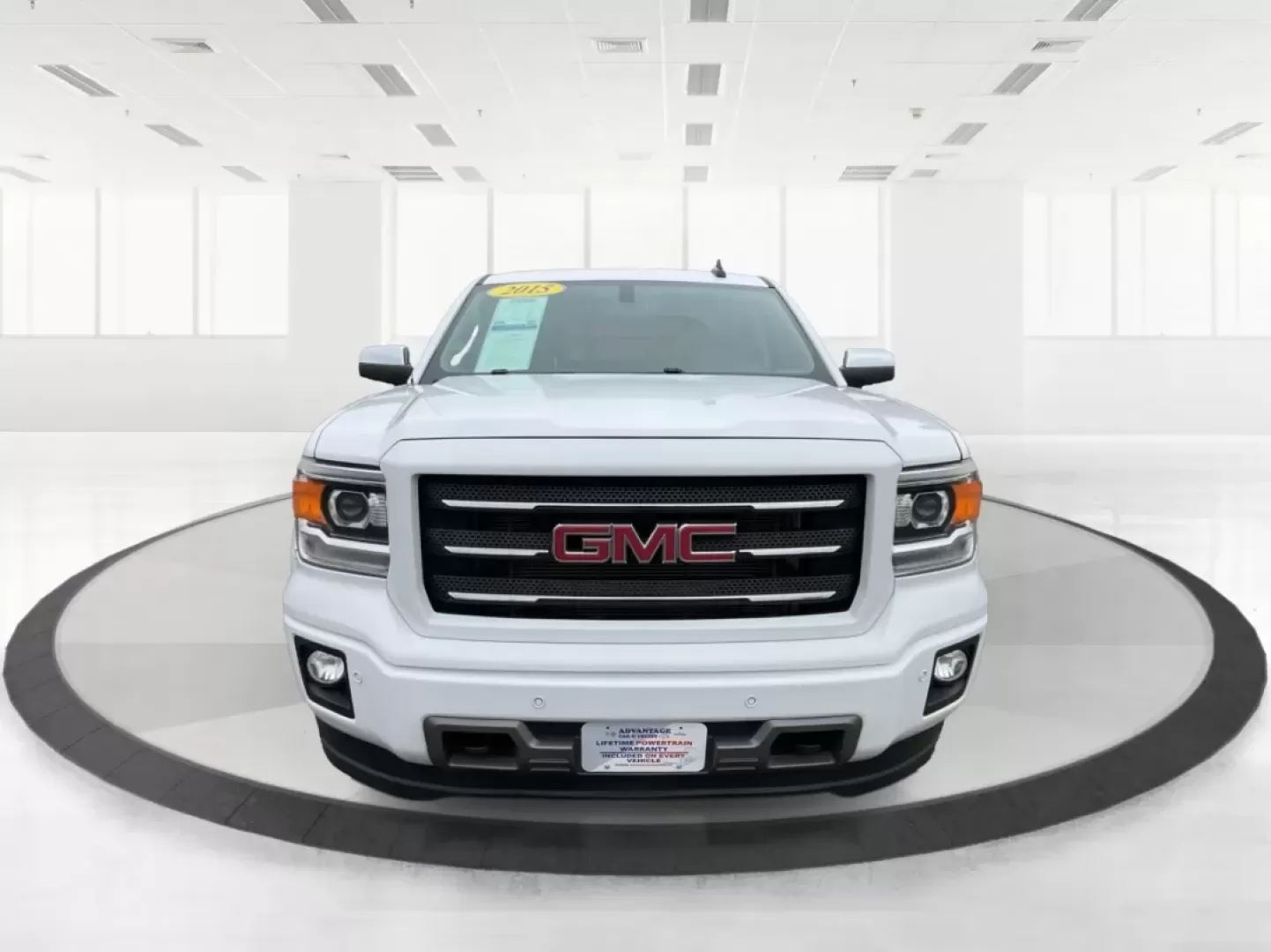2015 GMC Sierra 1500 SLT (1GTV2VEC7FZ) with an EcoTec3 6.2L V-8 gasoline direct injection engine, located at 1230 East Main St, Xenia, OH, 45385, (937) 908-9800, 39.688026, -83.910172 - **Unlock Your Adventures with the 2015 GMC Sierra 1500 SLT at Advantage Car and Credit - Piqua!**<br /> <br /> If you're seeking a reliable companion for your weekend adventures or a powerful workhorse for everyday tasks, look no further than this stunning 2015 GMC Sierra 1500 SLT. With its robust c - Photo#7