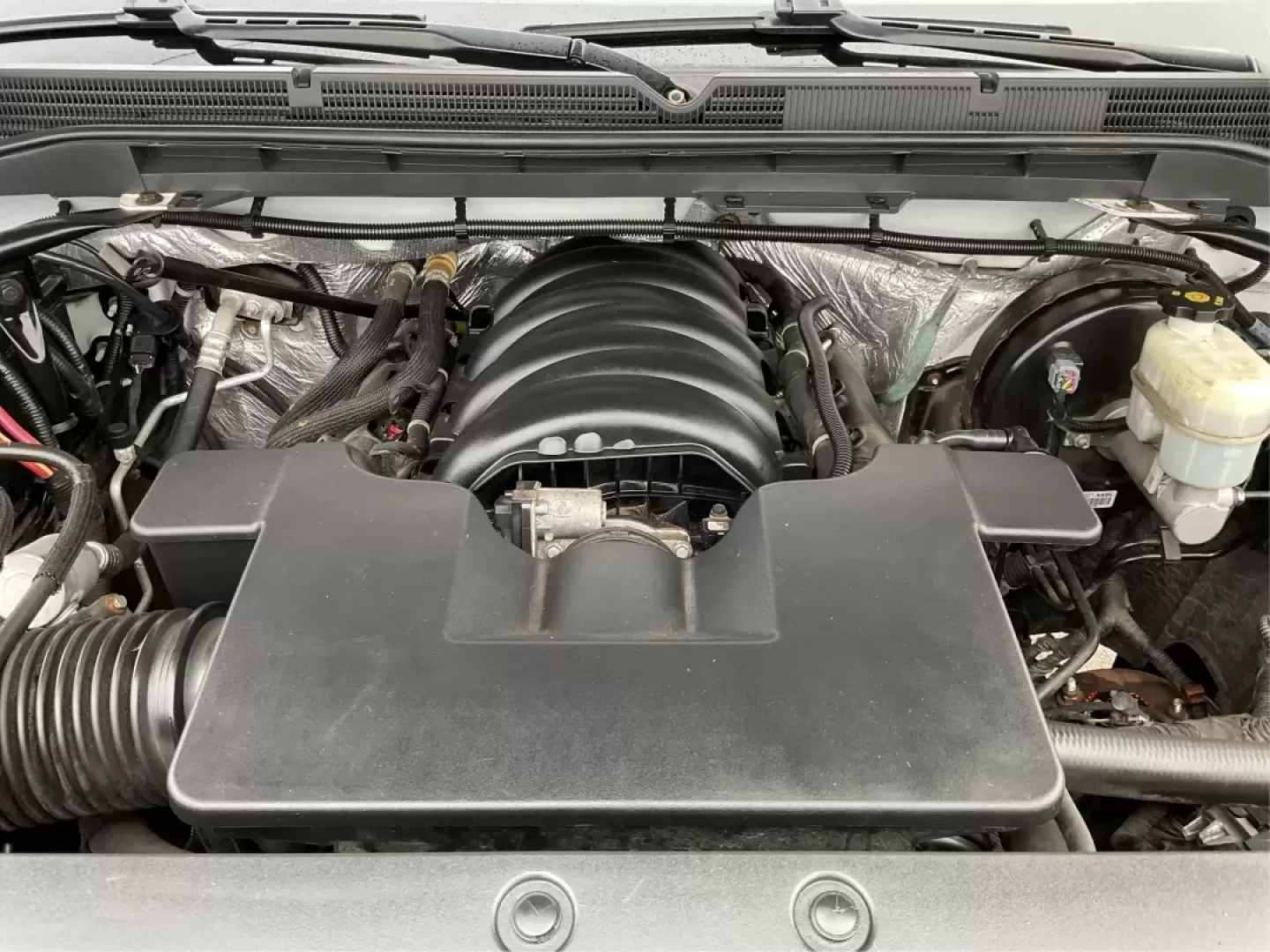 2015 GMC Sierra 1500 SLT (1GTV2VEC7FZ) with an EcoTec3 6.2L V-8 gasoline direct injection engine, located at 1230 East Main St, Xenia, OH, 45385, (937) 908-9800, 39.688026, -83.910172 - **Unlock Your Adventures with the 2015 GMC Sierra 1500 SLT at Advantage Car and Credit - Piqua!**<br /> <br /> If you're seeking a reliable companion for your weekend adventures or a powerful workhorse for everyday tasks, look no further than this stunning 2015 GMC Sierra 1500 SLT. With its robust c - Photo#11