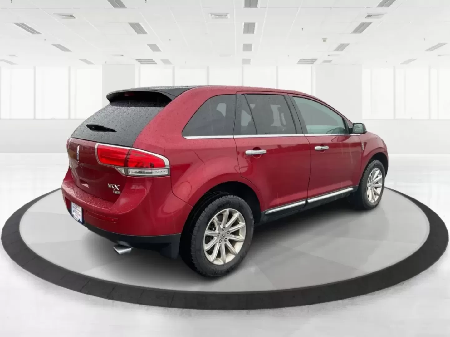 2013 Lincoln MKX Base (2LMDJ8JK8DB) with an Other engine, located at 1951 S Dayton Lakeview Rd., New Carlisle, OH, 45344, (937) 908-9800, 39.890999, -84.050255 - **Drive in Style and Comfort: 2013 Lincoln MKX at Advantage Car and Credit!**<br /> <br /> Are you ready to elevate your daily commute or weekend adventures? The 2013 Lincoln MKX is the perfect vehicle for those seeking luxury, reliability, and versatility. Whether you're a growing family looking fo - Photo#2