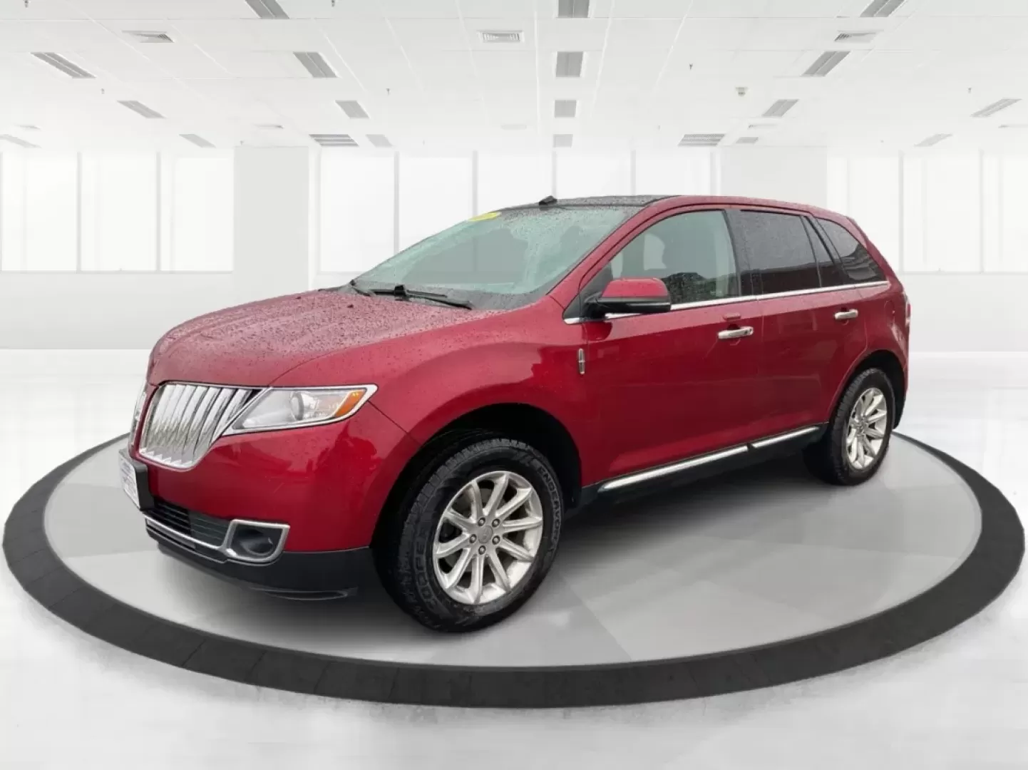 2013 Lincoln MKX Base (2LMDJ8JK8DB) with an Other engine, located at 1951 S Dayton Lakeview Rd., New Carlisle, OH, 45344, (937) 908-9800, 39.890999, -84.050255 - **Drive in Style and Comfort: 2013 Lincoln MKX at Advantage Car and Credit!**<br /> <br /> Are you ready to elevate your daily commute or weekend adventures? The 2013 Lincoln MKX is the perfect vehicle for those seeking luxury, reliability, and versatility. Whether you're a growing family looking fo - Photo#8