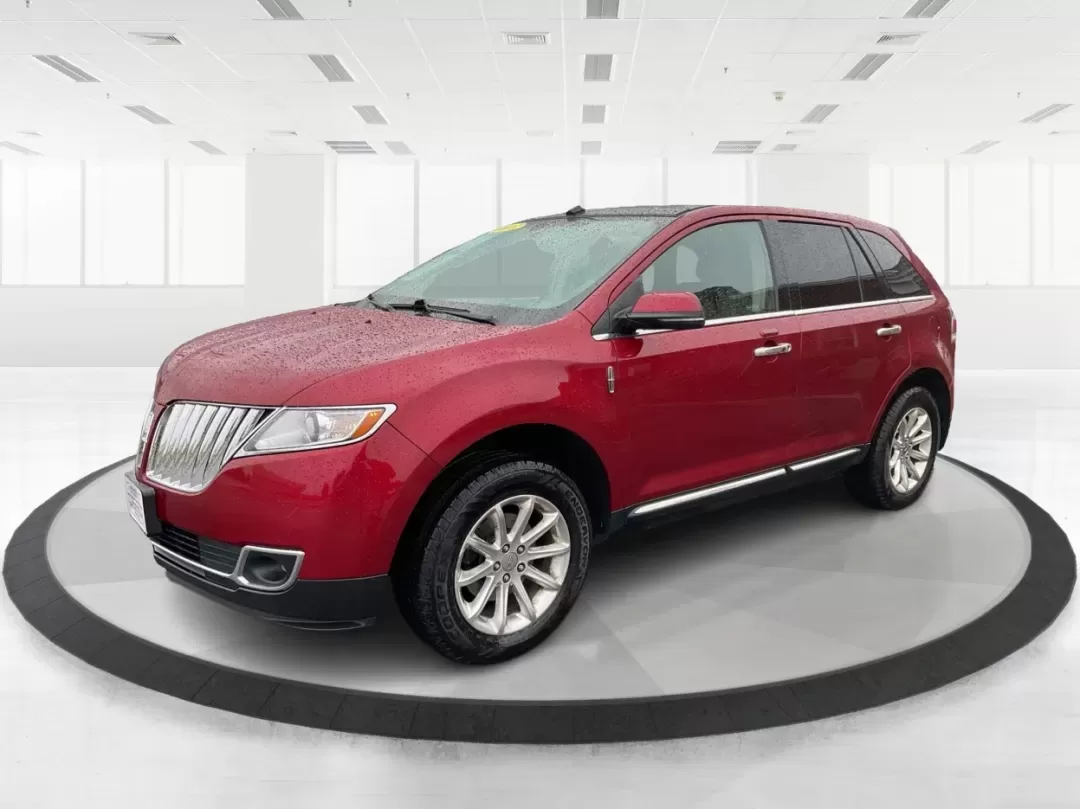 2013 Lincoln MKX Base (2LMDJ8JK8DB) with an Other engine, located at 1951 S Dayton Lakeview Rd., New Carlisle, OH, 45344, (937) 908-9800, 39.890999, -84.050255 - **Drive in Style and Comfort: 2013 Lincoln MKX at Advantage Car and Credit!**<br /> <br /> Are you ready to elevate your daily commute or weekend adventures? The 2013 Lincoln MKX is the perfect vehicle for those seeking luxury, reliability, and versatility. Whether you're a growing family looking fo - Photo#8