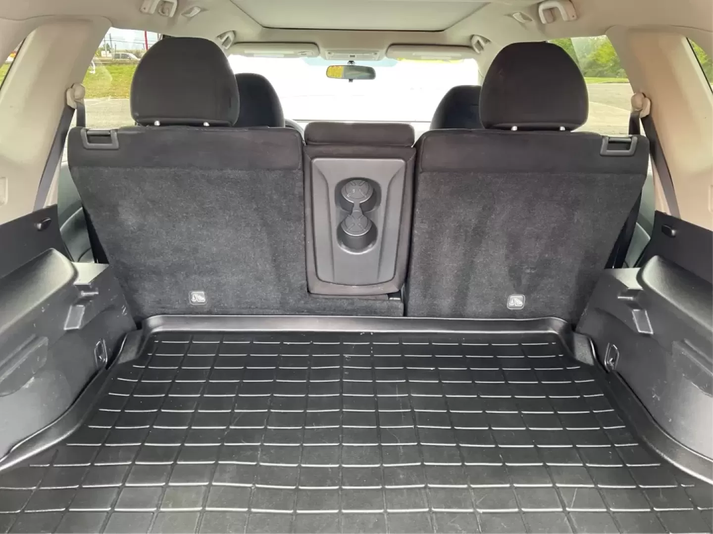 2015 Nissan Rogue SV (5N1AT2MV3FC) with an 2.5L I-4 DOHC engine, located at 1951 S Dayton Lakeview Rd., New Carlisle, OH, 45344, (937) 908-9800, 39.890999, -84.050255 - Are you in search of the perfect vehicle to elevate your family outings or weekend adventures? Look no further than this stunning 2015 Nissan Rogue SV, available now at Advantage Car and Credit in New Carlisle, OH. This versatile SUV is not just a means of transportation; it's a lifestyle companion - Photo#11