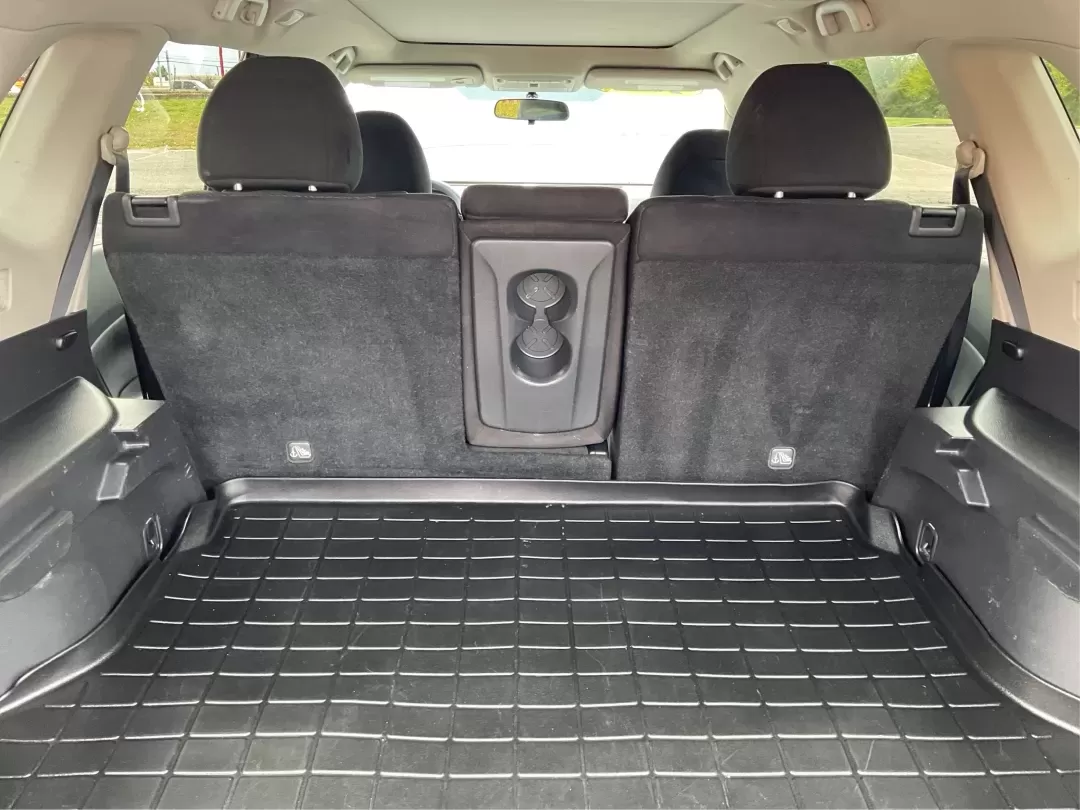 2015 Nissan Rogue SV (5N1AT2MV3FC) with an 2.5L I-4 DOHC engine, located at 1951 S Dayton Lakeview Rd., New Carlisle, OH, 45344, (937) 908-9800, 39.890999, -84.050255 - Are you in search of the perfect vehicle to elevate your family outings or weekend adventures? Look no further than this stunning 2015 Nissan Rogue SV, available now at Advantage Car and Credit in New Carlisle, OH. This versatile SUV is not just a means of transportation; it's a lifestyle companion - Photo#11