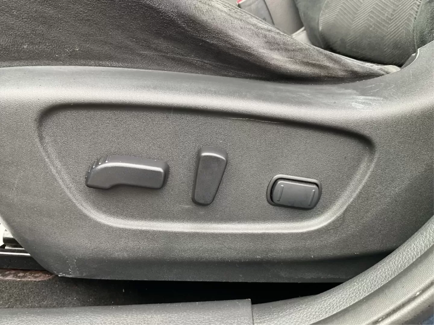 2015 Nissan Rogue SV (5N1AT2MV3FC) with an 2.5L I-4 DOHC engine, located at 1951 S Dayton Lakeview Rd., New Carlisle, OH, 45344, (937) 908-9800, 39.890999, -84.050255 - Are you in search of the perfect vehicle to elevate your family outings or weekend adventures? Look no further than this stunning 2015 Nissan Rogue SV, available now at Advantage Car and Credit in New Carlisle, OH. This versatile SUV is not just a means of transportation; it's a lifestyle companion - Photo#16