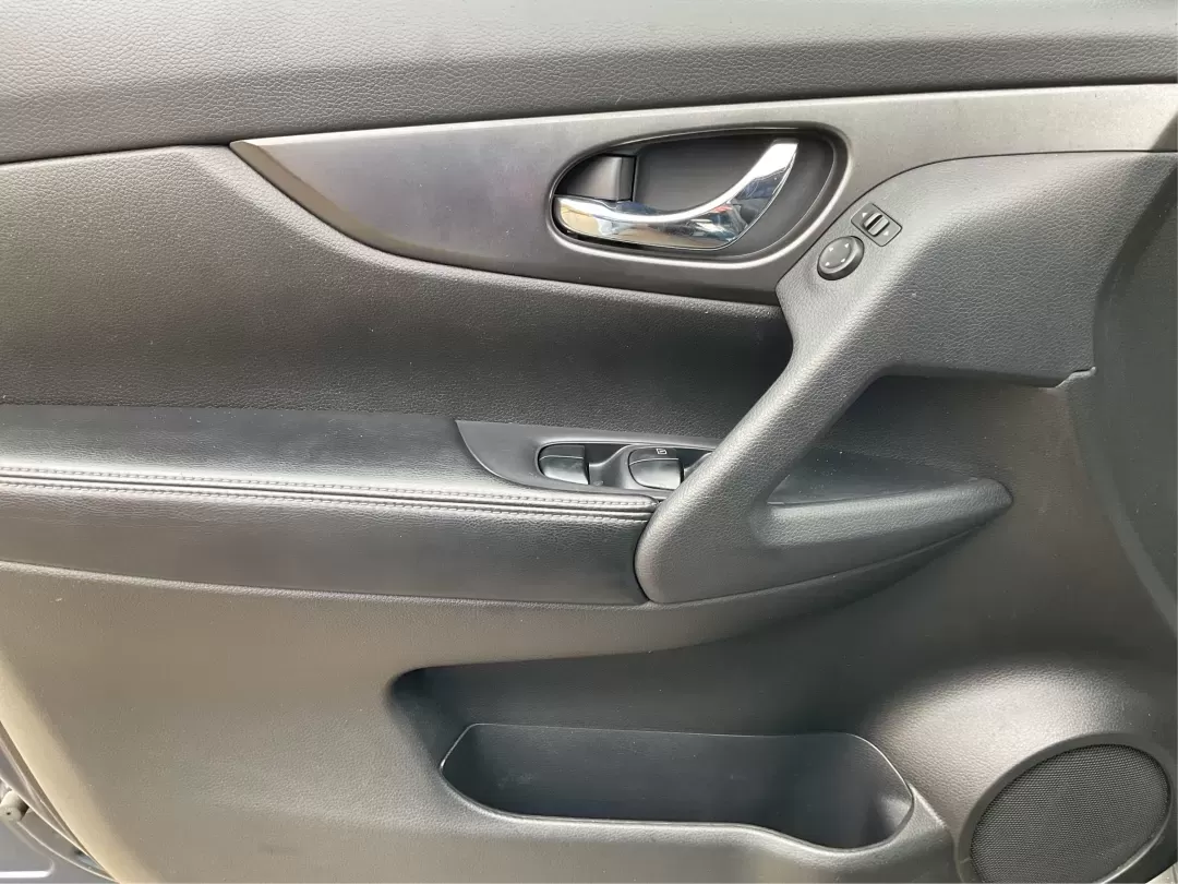 2015 Nissan Rogue SV (5N1AT2MV3FC) with an 2.5L I-4 DOHC engine, located at 1951 S Dayton Lakeview Rd., New Carlisle, OH, 45344, (937) 908-9800, 39.890999, -84.050255 - Are you in search of the perfect vehicle to elevate your family outings or weekend adventures? Look no further than this stunning 2015 Nissan Rogue SV, available now at Advantage Car and Credit in New Carlisle, OH. This versatile SUV is not just a means of transportation; it's a lifestyle companion - Photo#17