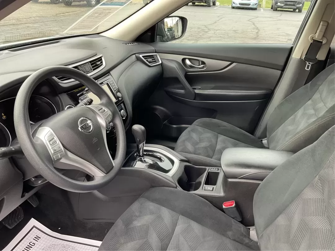 2015 Nissan Rogue SV (5N1AT2MV3FC) with an 2.5L I-4 DOHC engine, located at 401 Woodman Dr, Riverside, OH, 45431, (937) 908-9800, 39.760899, -84.123421 - 2015 Nissan Rogue SV - Photo#8