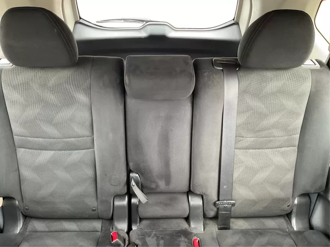 2015 Nissan Rogue SV (5N1AT2MV3FC) with an 2.5L I-4 DOHC engine, located at 401 Woodman Dr, Riverside, OH, 45431, (937) 908-9800, 39.760899, -84.123421 - 2015 Nissan Rogue SV - Photo#13