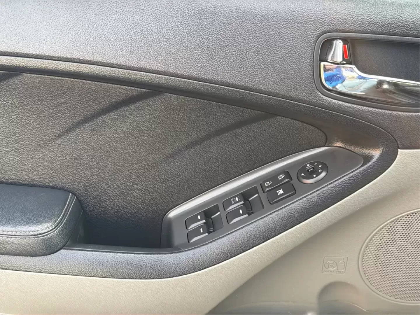 2015 Kia Forte LX (KNAFX4A67F5) with an 1.8L I-4 DOHC engine, located at 1951 S Dayton Lakeview Rd., New Carlisle, OH, 45344, (937) 908-9800, 39.890999, -84.050255 - Experience the perfect blend of style, comfort, and reliability with the 2015 Kia Forte LX, available now at Advantage Car and Credit in New Carlisle, OH. This sleek sedan is designed to elevate your daily commute and provide the ideal ride for weekend adventures, making it a versatile choice for ev - Photo#17