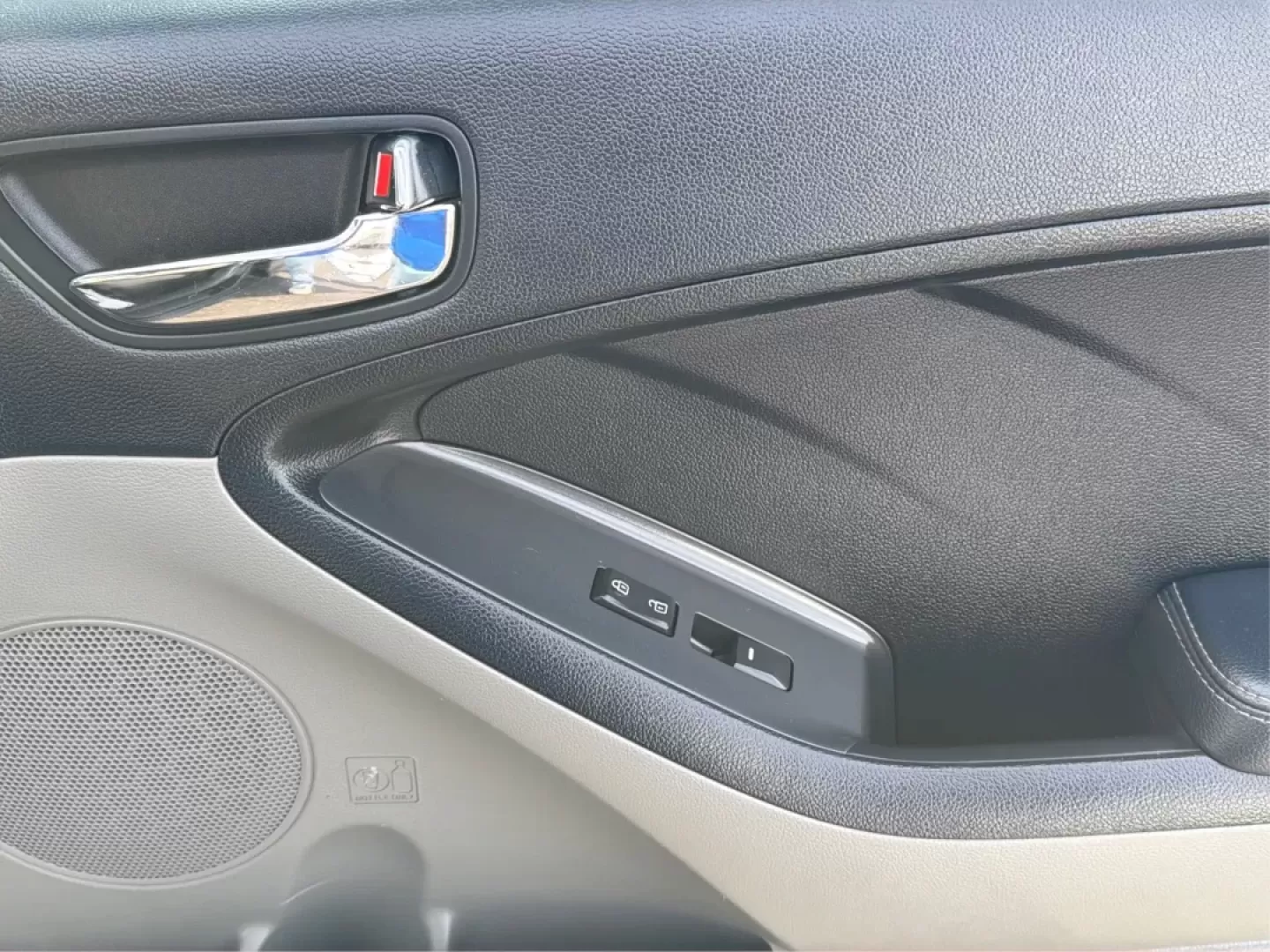 2015 Kia Forte LX (KNAFX4A67F5) with an 1.8L I-4 DOHC engine, 6-Speed Automatic transmission, located at 8750 N County Rd 25A, Piqua, OH, 45356, (937) 908-9800, 40.164391, -84.232513 - Experience the perfect blend of style, comfort, and reliability with the 2015 Kia Forte LX, available now at Advantage Car and Credit in New Carlisle, OH. This sleek sedan is designed to elevate your daily commute and provide the ideal ride for weekend adventures, making it a versatile choice for ev - Photo#18