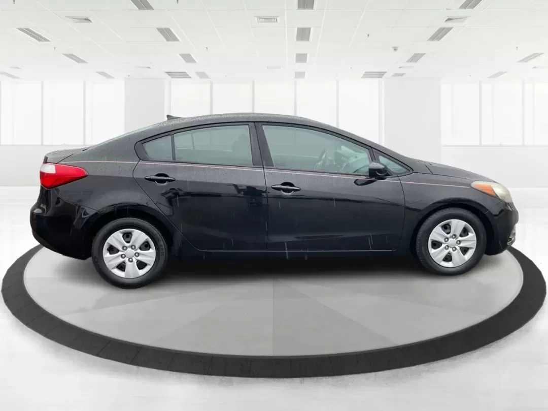 2016 Kia Forte LX (KNAFK4A68G5) with an 1.8L I-4 DOHC engine, located at 1184 Kauffman Ave, Fairborn, OH, 45324, (937) 908-9800, 39.807072, -84.030914 - **Discover Your Perfect Commuter Companion: 2016 Kia Forte LX at Advantage Car and Credit - Fairborn**<br /> <br /> Are you tired of the daily grind on public transportation or cramped rides with friends? Elevate your commuting experience with this stunning 2016 Kia Forte LX, designed to make every - Photo#1