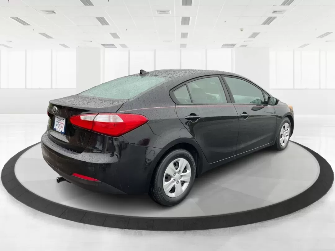 2016 Kia Forte LX (KNAFK4A68G5) with an 1.8L I-4 DOHC engine, located at 1184 Kauffman Ave, Fairborn, OH, 45324, (937) 908-9800, 39.807072, -84.030914 - **Discover Your Perfect Commuter Companion: 2016 Kia Forte LX at Advantage Car and Credit - Fairborn**<br /> <br /> Are you tired of the daily grind on public transportation or cramped rides with friends? Elevate your commuting experience with this stunning 2016 Kia Forte LX, designed to make every - Photo#2