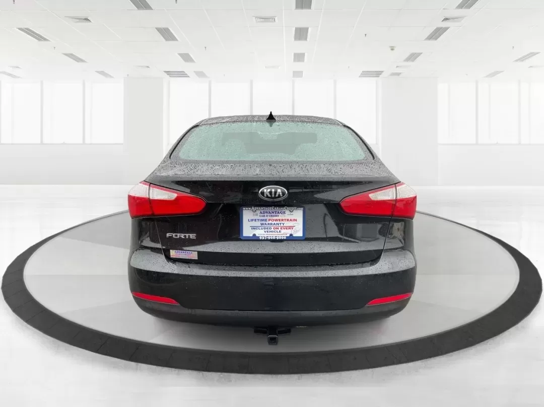 2016 Kia Forte LX (KNAFK4A68G5) with an 1.8L I-4 DOHC engine, located at 1184 Kauffman Ave, Fairborn, OH, 45324, (937) 908-9800, 39.807072, -84.030914 - **Discover Your Perfect Commuter Companion: 2016 Kia Forte LX at Advantage Car and Credit - Fairborn**<br /> <br /> Are you tired of the daily grind on public transportation or cramped rides with friends? Elevate your commuting experience with this stunning 2016 Kia Forte LX, designed to make every - Photo#3