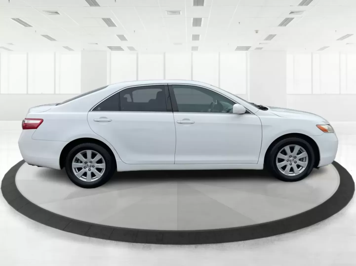 2008 Toyota Camry LE | SE | XLE (4T4BE46K18R) with an 2.4L I-4 DOHC engine, located at 401 Woodman Dr, Riverside, OH, 45431, (937) 908-9800, 39.760899, -84.123421 - Are you on the hunt for a reliable sedan that blends comfort and style with unbeatable affordability? Look no further! The 2008 Toyota Camry LE, available at Advantage Car and Credit in Riverside, OH, is the perfect vehicle for anyone seeking a dependable ride for daily commutes or family outings. W - Photo#1