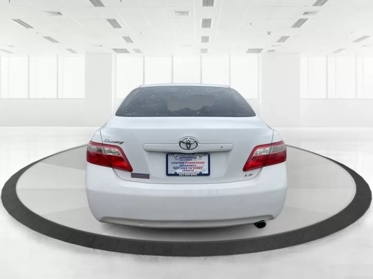 2008 Toyota Camry LE | SE | XLE (4T4BE46K18R) with an 2.4L I-4 DOHC engine, located at 401 Woodman Dr, Riverside, OH, 45431, (937) 908-9800, 39.760899, -84.123421 - Are you on the hunt for a reliable sedan that blends comfort and style with unbeatable affordability? Look no further! The 2008 Toyota Camry LE, available at Advantage Car and Credit in Riverside, OH, is the perfect vehicle for anyone seeking a dependable ride for daily commutes or family outings. W - Photo#3