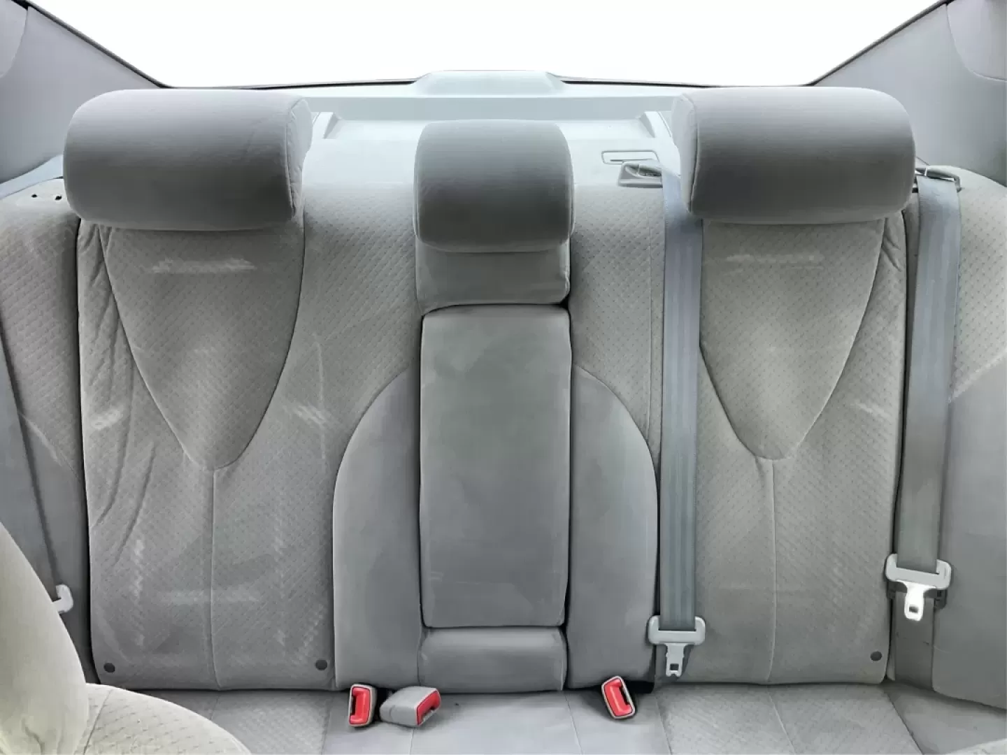 2008 Toyota Camry LE | SE | XLE (4T4BE46K18R) with an 2.4L I-4 DOHC engine, located at 401 Woodman Dr, Riverside, OH, 45431, (937) 908-9800, 39.760899, -84.123421 - Are you on the hunt for a reliable sedan that blends comfort and style with unbeatable affordability? Look no further! The 2008 Toyota Camry LE, available at Advantage Car and Credit in Riverside, OH, is the perfect vehicle for anyone seeking a dependable ride for daily commutes or family outings. W - Photo#14