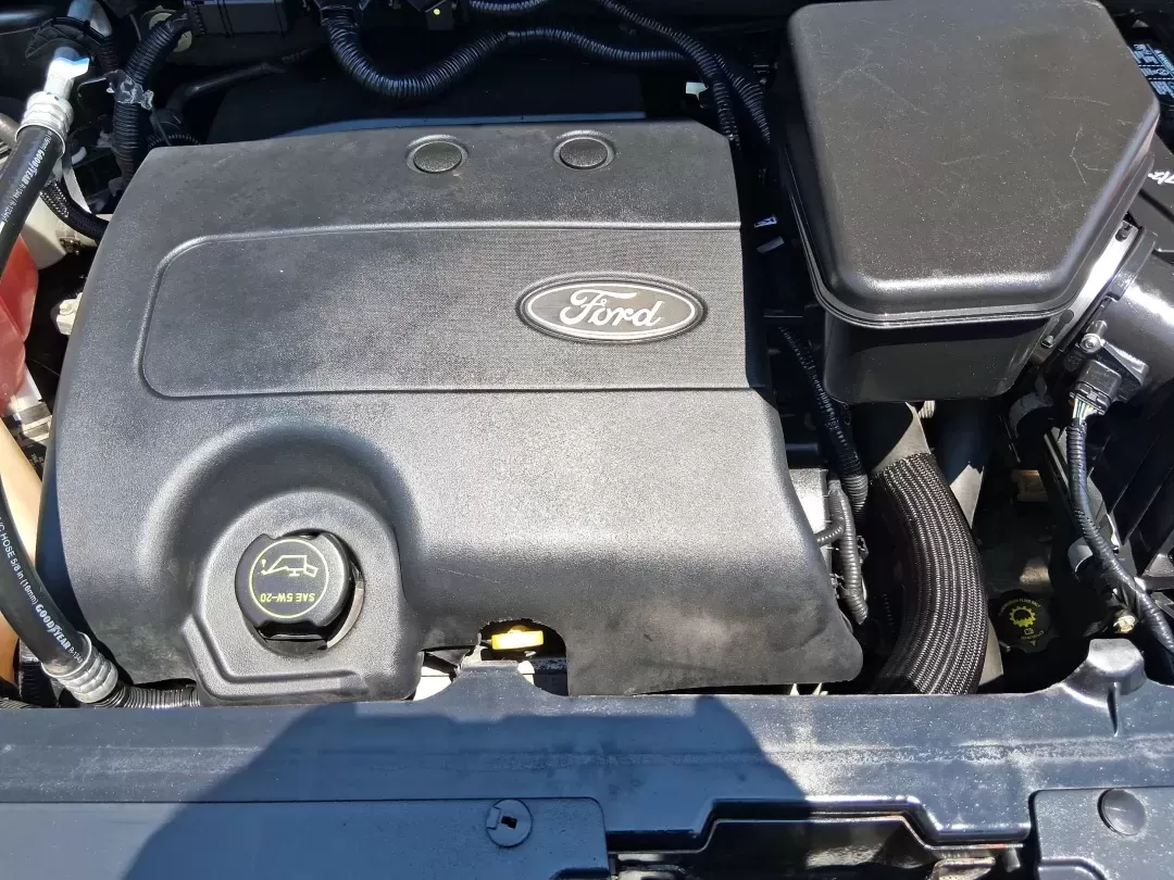 2014 Ford Edge SEL (2FMDK4JCXEB) with an 3.5L V-6 DOHC engine, 6-Speed Automatic transmission, located at 4508 South Dixie Dr, Moraine, OH, 45439, (937) 908-9800, 39.689976, -84.218452 - Are you searching for the perfect vehicle to elevate your family adventures or enhance your daily commute? Look no further! The 2014 Ford Edge SEL is designed to fit every aspect of your lifestyle, whether you're navigating busy city streets, embarking on weekend getaways, or simply running errands - Photo#11