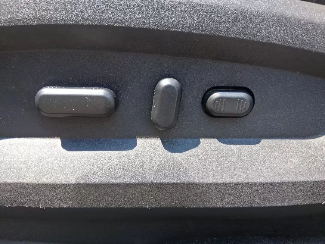 2014 Ford Edge SEL (2FMDK4JCXEB) with an 3.5L V-6 DOHC engine, 6-Speed Automatic transmission, located at 4508 South Dixie Dr, Moraine, OH, 45439, (937) 908-9800, 39.689976, -84.218452 - Are you searching for the perfect vehicle to elevate your family adventures or enhance your daily commute? Look no further! The 2014 Ford Edge SEL is designed to fit every aspect of your lifestyle, whether you're navigating busy city streets, embarking on weekend getaways, or simply running errands - Photo#18