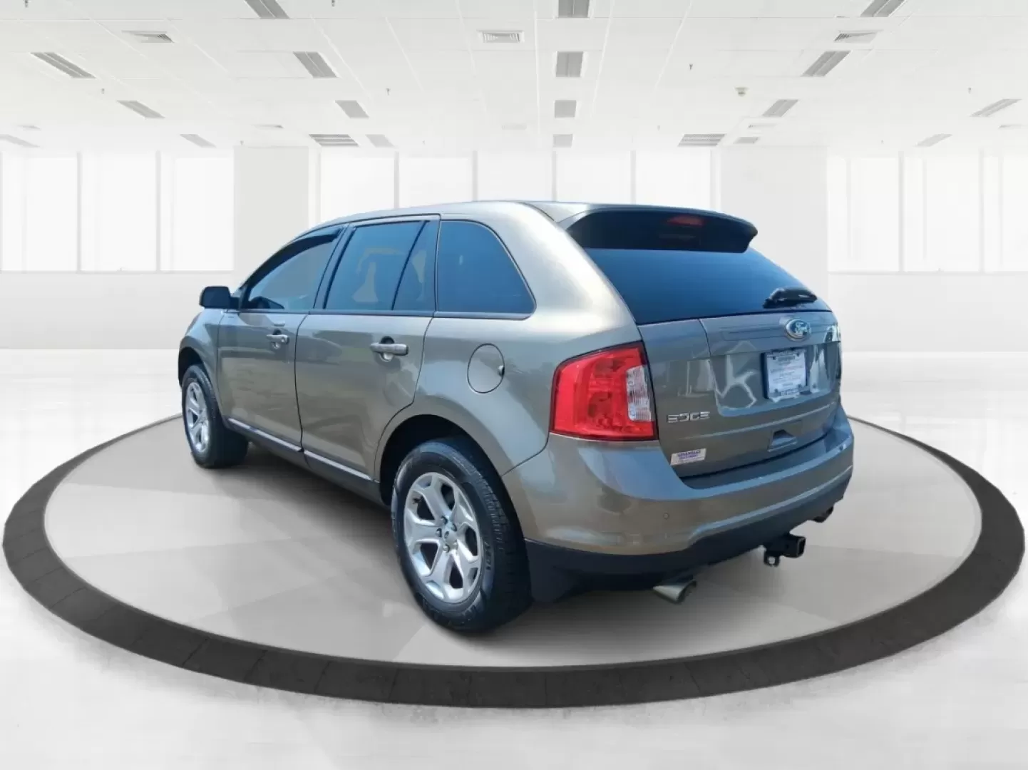 2014 Ford Edge SEL (2FMDK4JCXEB) with an 3.5L V-6 DOHC engine, located at 401 Woodman Dr, Riverside, OH, 45431, (937) 908-9800, 39.760899, -84.123421 - Are you searching for the perfect vehicle to elevate your family adventures or enhance your daily commute? Look no further! The 2014 Ford Edge SEL is designed to fit every aspect of your lifestyle, whether you're navigating busy city streets, embarking on weekend getaways, or simply running errands - Photo#4