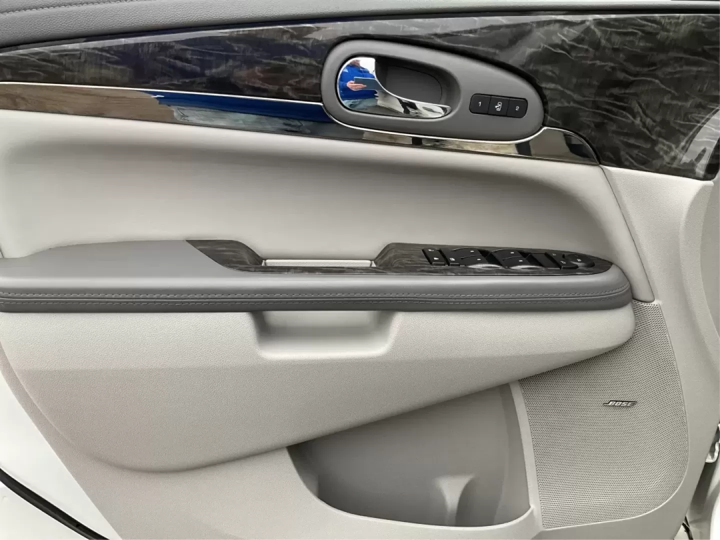 2014 Buick Enclave Leather (5GAKRBKD2EJ) with an 3.6L V-6 gasoline direct injection engine, located at 4508 South Dixie Dr, Moraine, OH, 45439, (937) 908-9800, 39.689976, -84.218452 - **Elevate Your Family Adventures with the 2014 Buick Enclave at Advantage Car and Credit - Moraine!**<br /> <br /> If you're searching for a vehicle that can effortlessly accommodate your growing family, tackle weekend adventures, and offer the comfort and space you deserve, look no further than thi - Photo#19