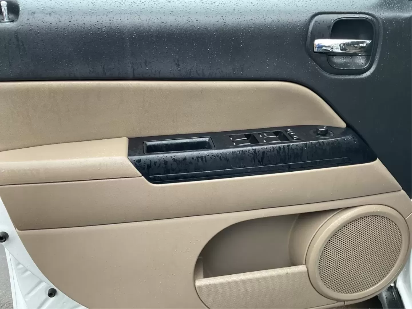 2016 Jeep Patriot Sport (1C4NJRBB5GD) with an 2.4L I-4 DOHC engine, located at 1951 S Dayton Lakeview Rd., New Carlisle, OH, 45344, (937) 908-9800, 39.890999, -84.050255 - **Adventure Awaits with this 2016 Jeep Patriot Sport at Advantage Car and Credit - New Carlisle!**<br /> <br /> Are you ready to embrace the road less traveled? Whether you're planning weekend getaways with family or searching for the perfect commuter car that can handle a bit of adventure, this 201 - Photo#17