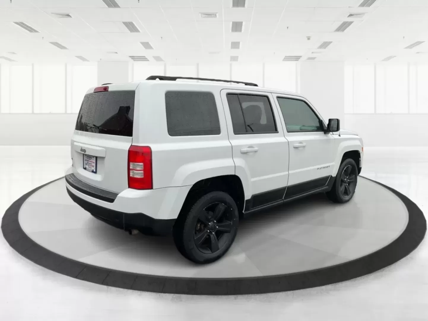 2016 Jeep Patriot Sport (1C4NJRBB5GD) with an 2.4L I-4 DOHC engine, located at 4508 South Dixie Dr, Moraine, OH, 45439, (937) 908-9800, 39.689976, -84.218452 - **Adventure Awaits with this 2016 Jeep Patriot Sport at Advantage Car and Credit - New Carlisle!**<br /> <br /> Are you ready to embrace the road less traveled? Whether you're planning weekend getaways with family or searching for the perfect commuter car that can handle a bit of adventure, this 201 - Photo#2