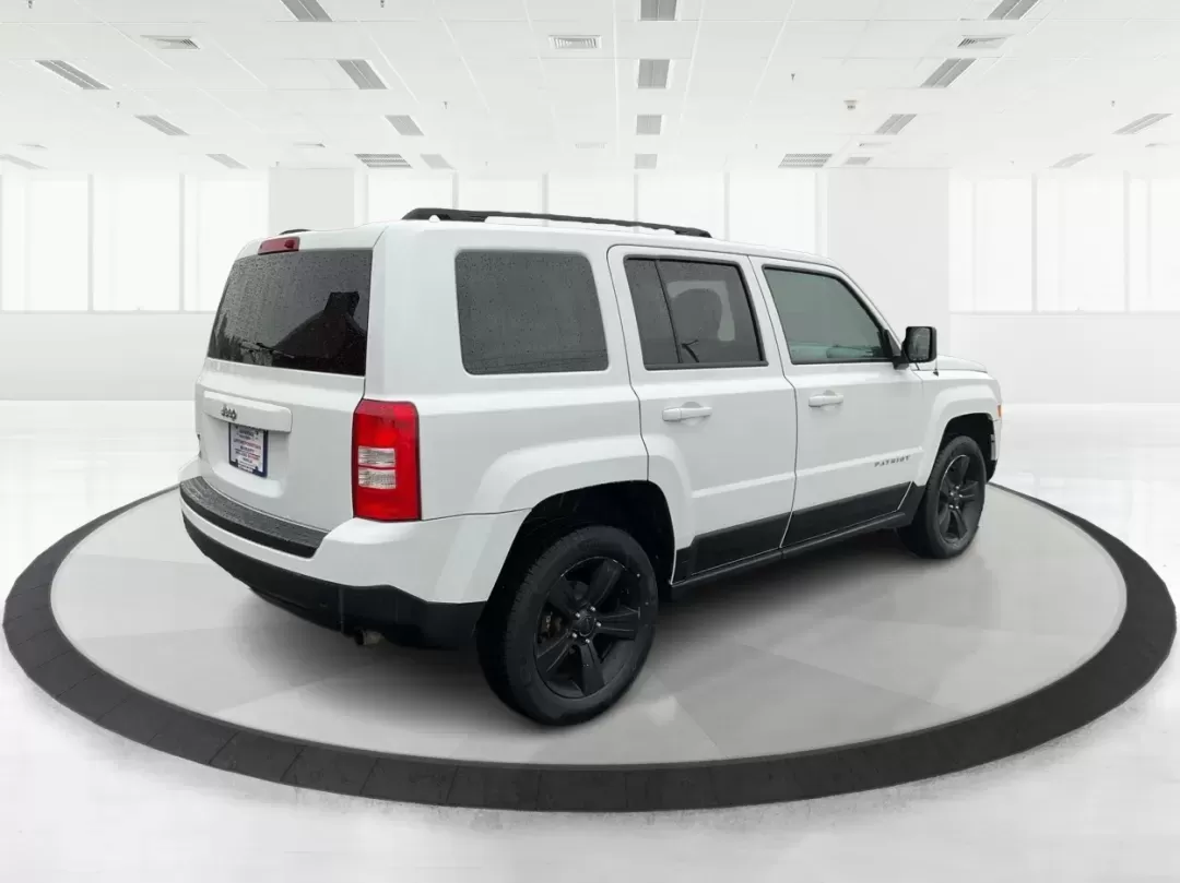 2016 Jeep Patriot Sport (1C4NJRBB5GD) with an 2.4L I-4 DOHC engine, located at 4508 South Dixie Dr, Moraine, OH, 45439, (937) 908-9800, 39.689976, -84.218452 - **Adventure Awaits with this 2016 Jeep Patriot Sport at Advantage Car and Credit - New Carlisle!**<br /> <br /> Are you ready to embrace the road less traveled? Whether you're planning weekend getaways with family or searching for the perfect commuter car that can handle a bit of adventure, this 201 - Photo#2