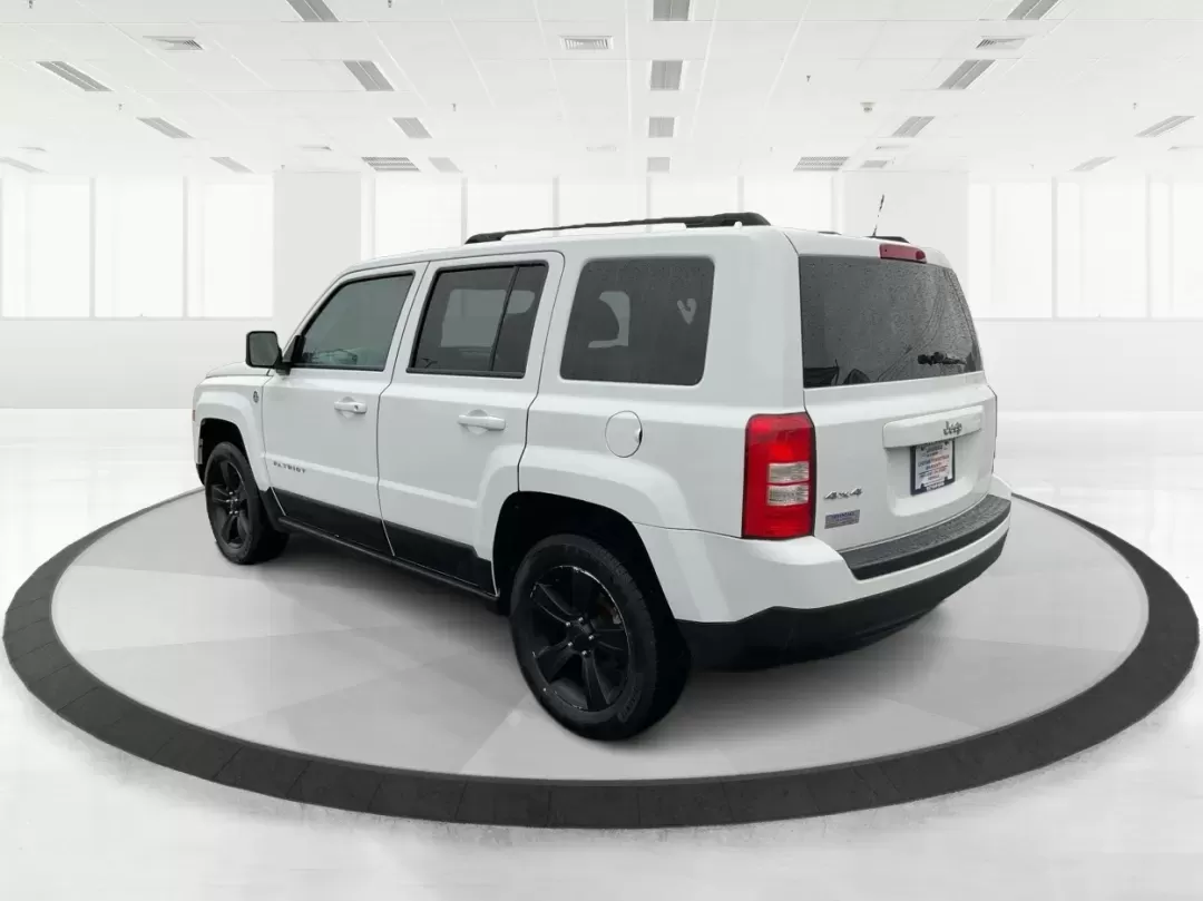 2016 Jeep Patriot Sport (1C4NJRBB5GD) with an 2.4L I-4 DOHC engine, located at 4508 South Dixie Dr, Moraine, OH, 45439, (937) 908-9800, 39.689976, -84.218452 - **Adventure Awaits with this 2016 Jeep Patriot Sport at Advantage Car and Credit - New Carlisle!**<br /> <br /> Are you ready to embrace the road less traveled? Whether you're planning weekend getaways with family or searching for the perfect commuter car that can handle a bit of adventure, this 201 - Photo#4