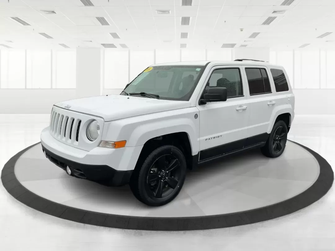2016 Jeep Patriot Sport (1C4NJRBB5GD) with an 2.4L I-4 DOHC engine, Automatic transmission, located at 1230 East Main St, Xenia, OH, 45385, (937) 908-9800, 39.688026, -83.910172 - **Adventure Awaits with this 2016 Jeep Patriot Sport at Advantage Car and Credit - New Carlisle!**<br /> <br /> Are you ready to embrace the road less traveled? Whether you're planning weekend getaways with family or searching for the perfect commuter car that can handle a bit of adventure, this 201 - Photo#8