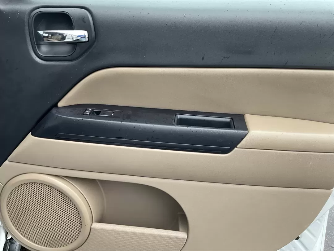 2016 Jeep Patriot Sport (1C4NJRBB5GD) with an 2.4L I-4 DOHC engine, Automatic transmission, located at 1230 East Main St, Xenia, OH, 45385, (937) 908-9800, 39.688026, -83.910172 - **Adventure Awaits with this 2016 Jeep Patriot Sport at Advantage Car and Credit - New Carlisle!**<br /> <br /> Are you ready to embrace the road less traveled? Whether you're planning weekend getaways with family or searching for the perfect commuter car that can handle a bit of adventure, this 201 - Photo#18