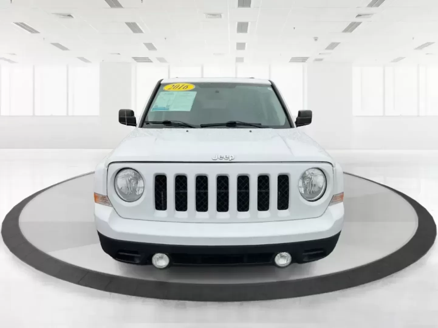 2016 Jeep Patriot Sport (1C4NJRBB5GD) with an 2.4L I-4 DOHC engine, Automatic transmission, located at 1230 East Main St, Xenia, OH, 45385, (937) 908-9800, 39.688026, -83.910172 - **Adventure Awaits with this 2016 Jeep Patriot Sport at Advantage Car and Credit - New Carlisle!**<br /> <br /> Are you ready to embrace the road less traveled? Whether you're planning weekend getaways with family or searching for the perfect commuter car that can handle a bit of adventure, this 201 - Photo#7