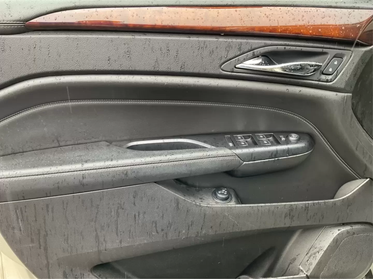 2015 Cadillac SRX Luxury Collection (3GYFNEE31FS) with an 3.6L V-6 gasoline direct injection engine, located at 1951 S Dayton Lakeview Rd., New Carlisle, OH, 45344, (937) 908-9800, 39.890999, -84.050255 - **Elevate Your Daily Drives and Weekend Adventures with a 2015 Cadillac SRX!**<br /> <br /> Are you ready to enhance your lifestyle with an SUV that balances luxury, capability, and comfort? Look no further than this stunning 2015 Cadillac SRX Luxury Collection, available now at Advantage Car and Cr - Photo#19