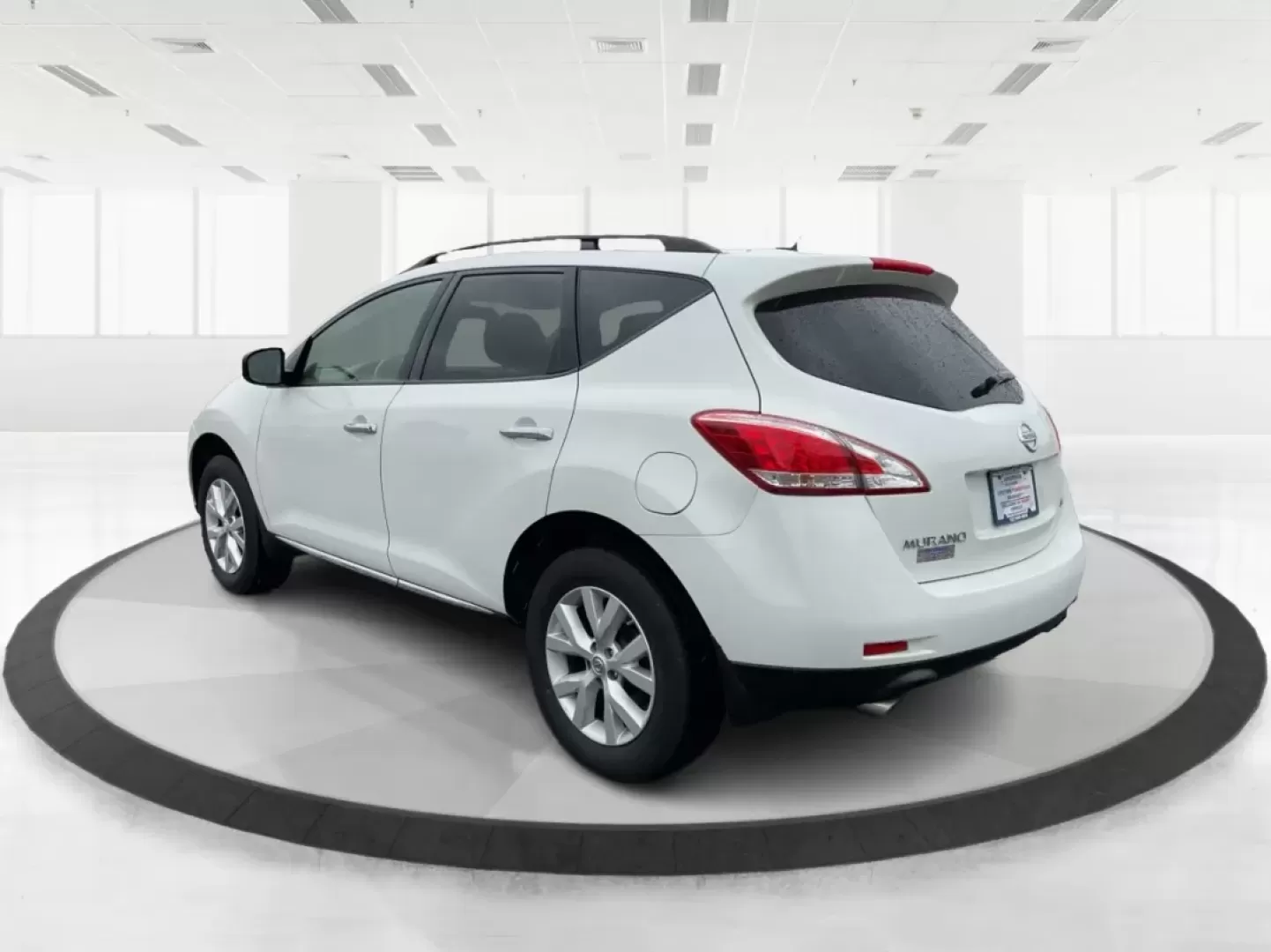 2014 Nissan Murano SV (JN8AZ1MW9EW) with an 3.5L V-6 DOHC engine, located at 401 Woodman Dr, Riverside, OH, 45431, (937) 908-9800, 39.760899, -84.123421 - **Discover the Perfect Blend of Style and Functionality with the 2014 Nissan Murano SV Your Ideal SUV for Riverside Adventures!**<br /> <br /> Are you searching for a versatile vehicle that can keep up with your busy lifestyle? Look no further! The 2014 Nissan Murano SV, available at Advantage Car - Photo#4
